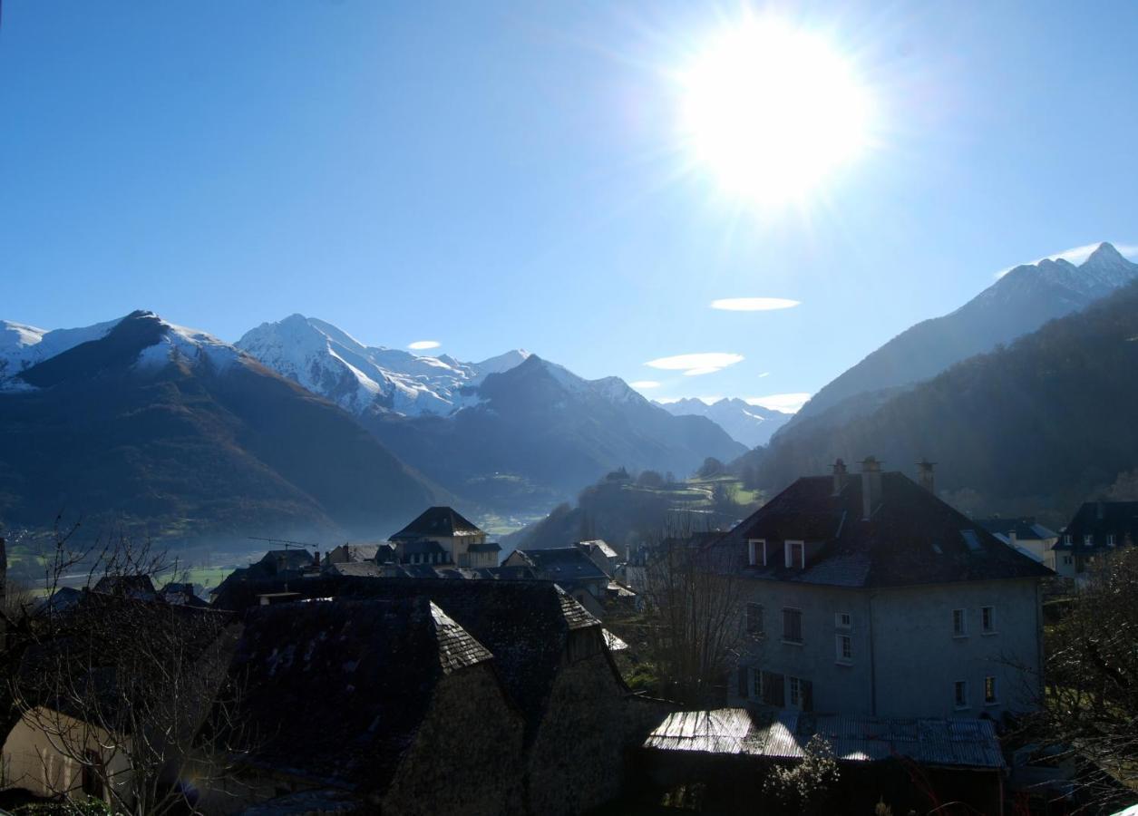 Hotel Les Rochers Saint-Savin  Exterior foto