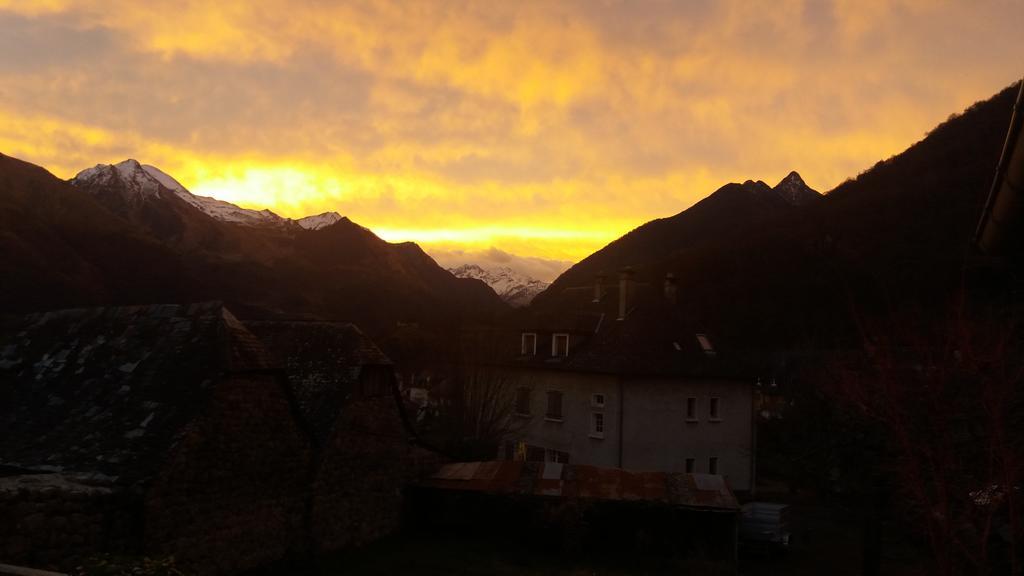 Les Rochers Saint-Savin  Exterior foto